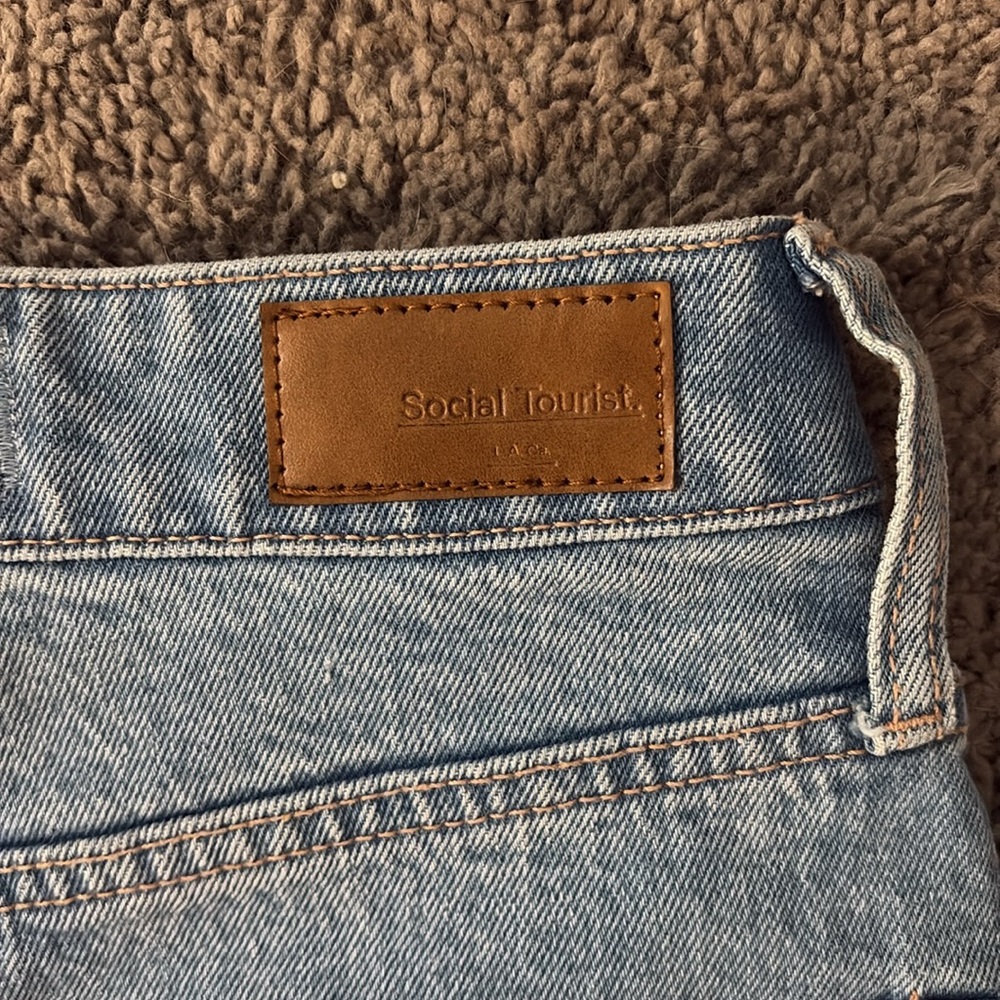 Social Tourist Jeans X Hollister! - Picture 3 of 6